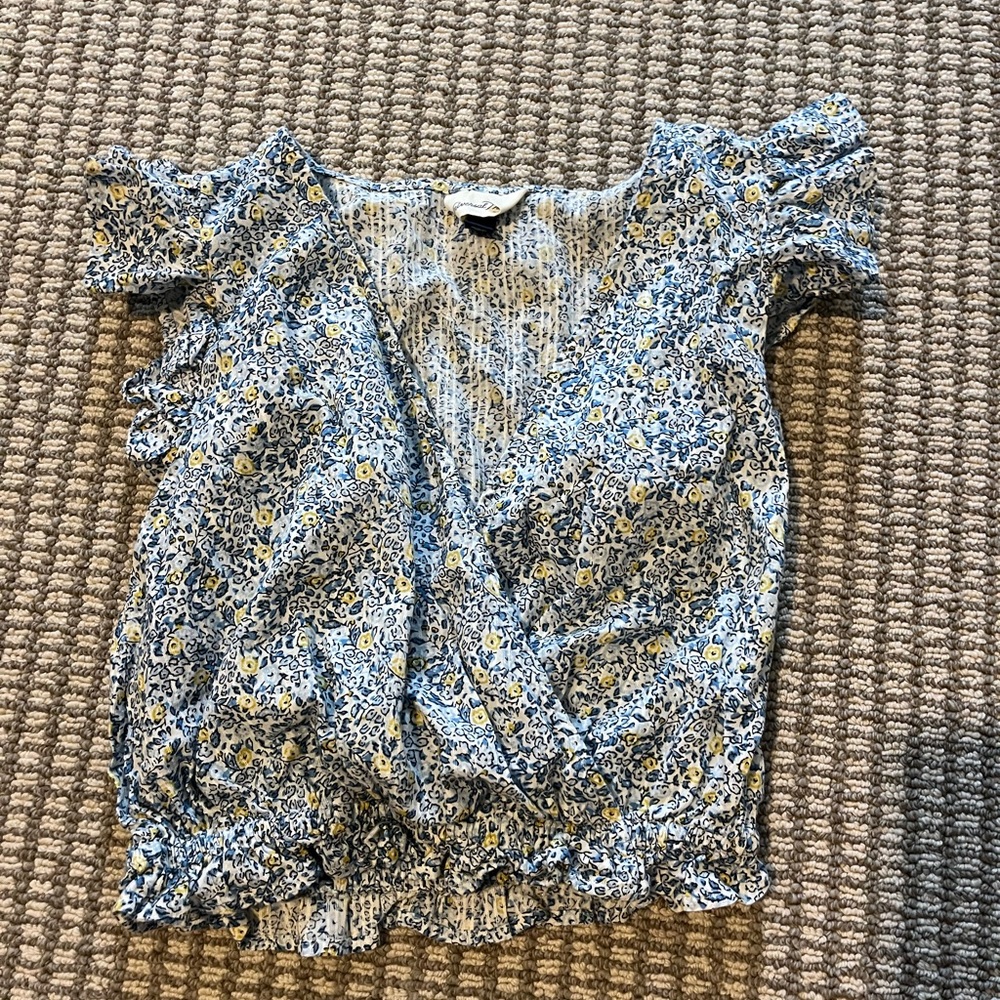 Universal Thread Blue and Yellow Patterned Blouse